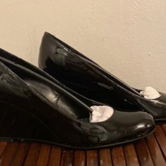 VANELi Ussa Patent Leather Black Mid Wedge - Picture 4 of 7